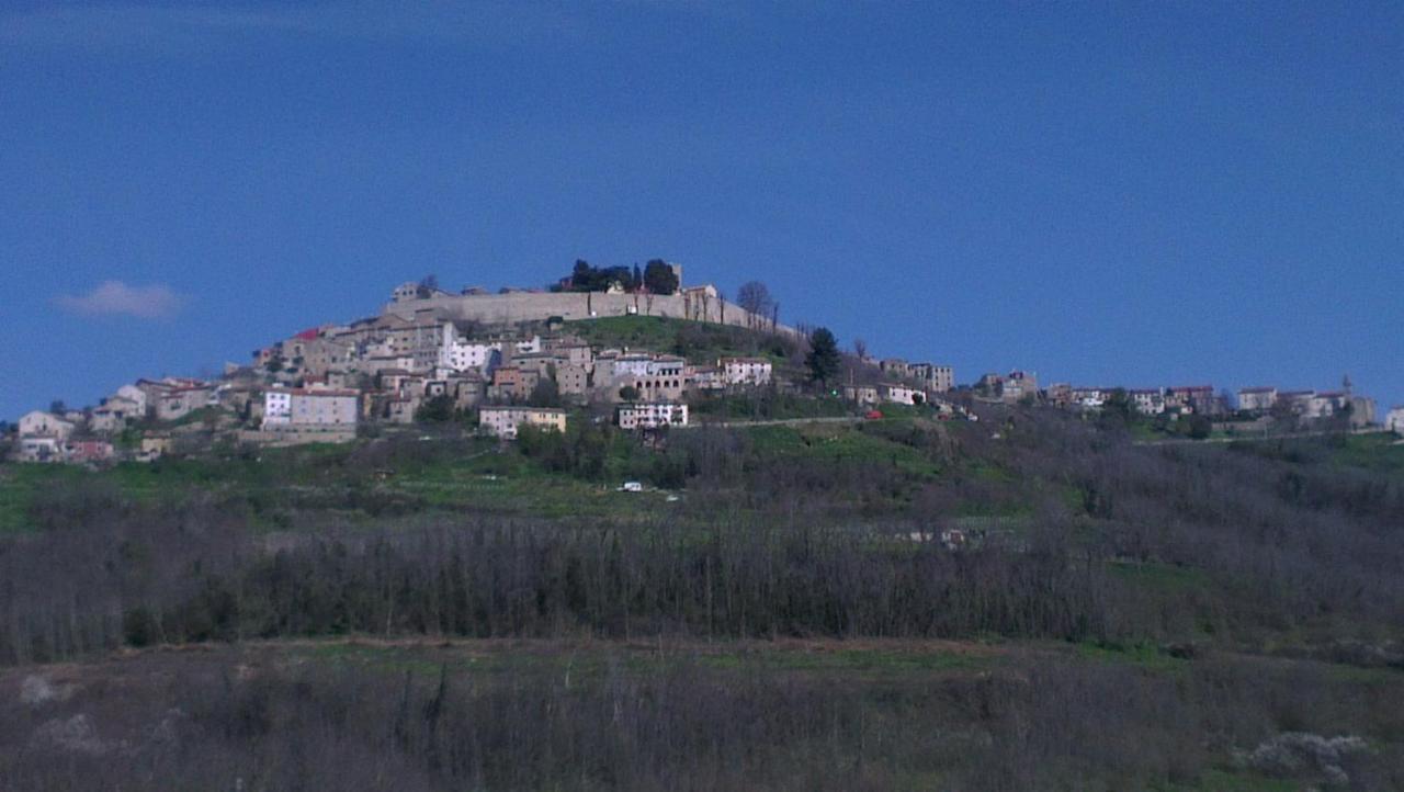 Ruine-Motovun Dh Villa Exterior photo