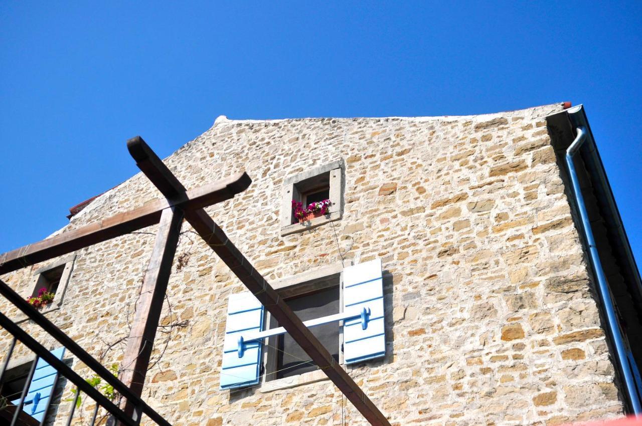 Ruine-Motovun Dh Villa Exterior photo